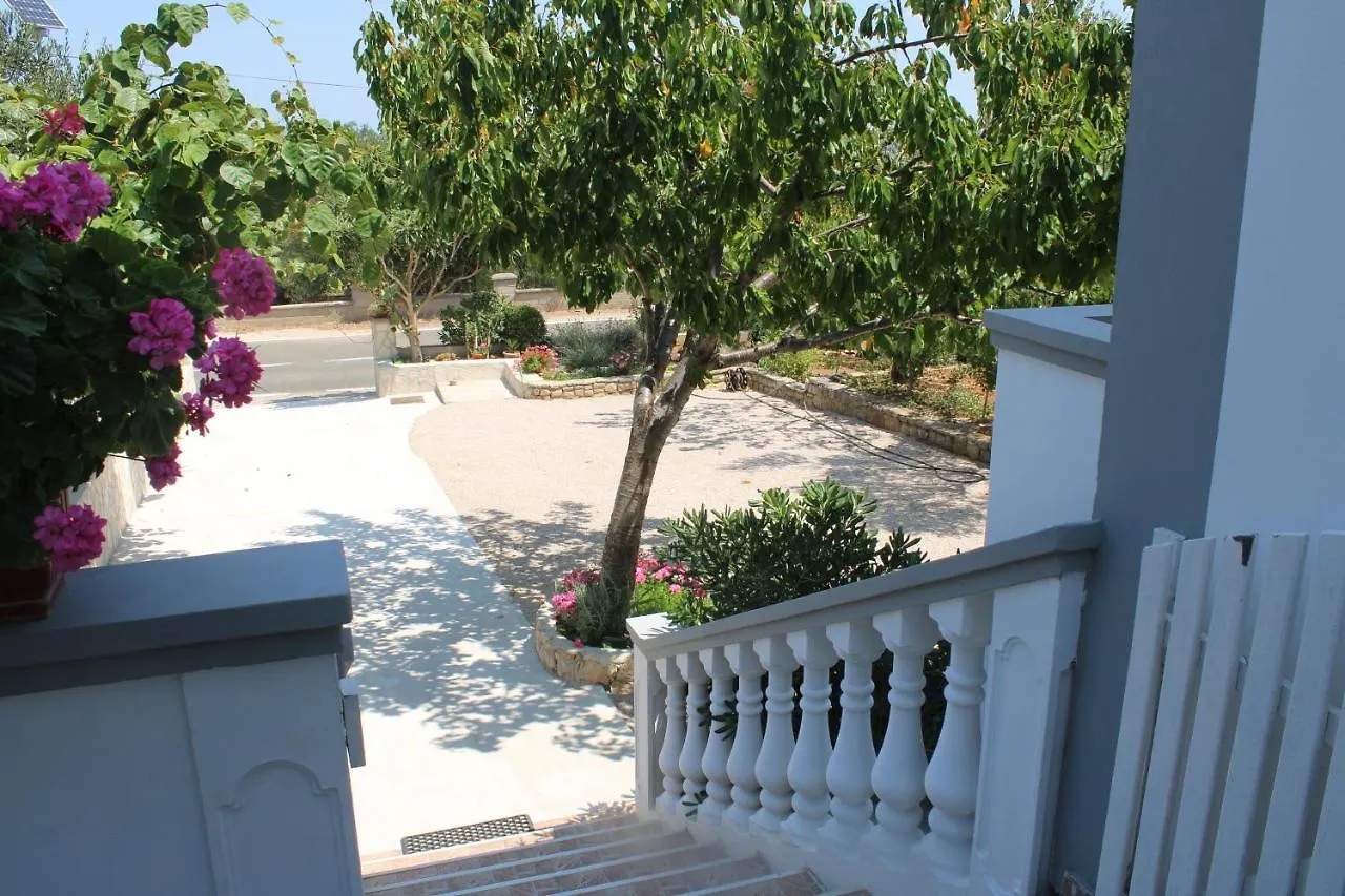 Apartment Apartman Sailor Tkon